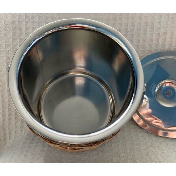 Tommy Bahama Stainless & Wicker Ice Bucket / Pristine - Picture 4 of 5